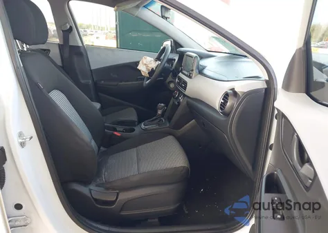 2021 Hyundai Kona Se z USA, uszkodzony, nr VIN KM8K12AA0MU657741